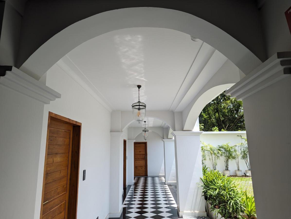 Prasanthi Hotel Kollam Luaran gambar